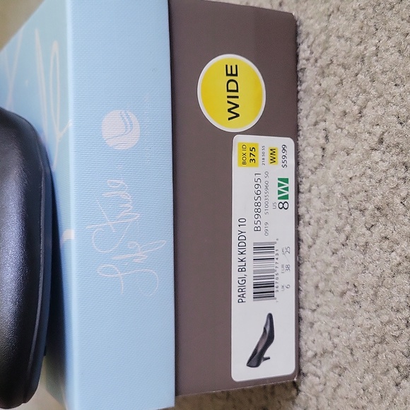 Shoes - Picture 6 of 6